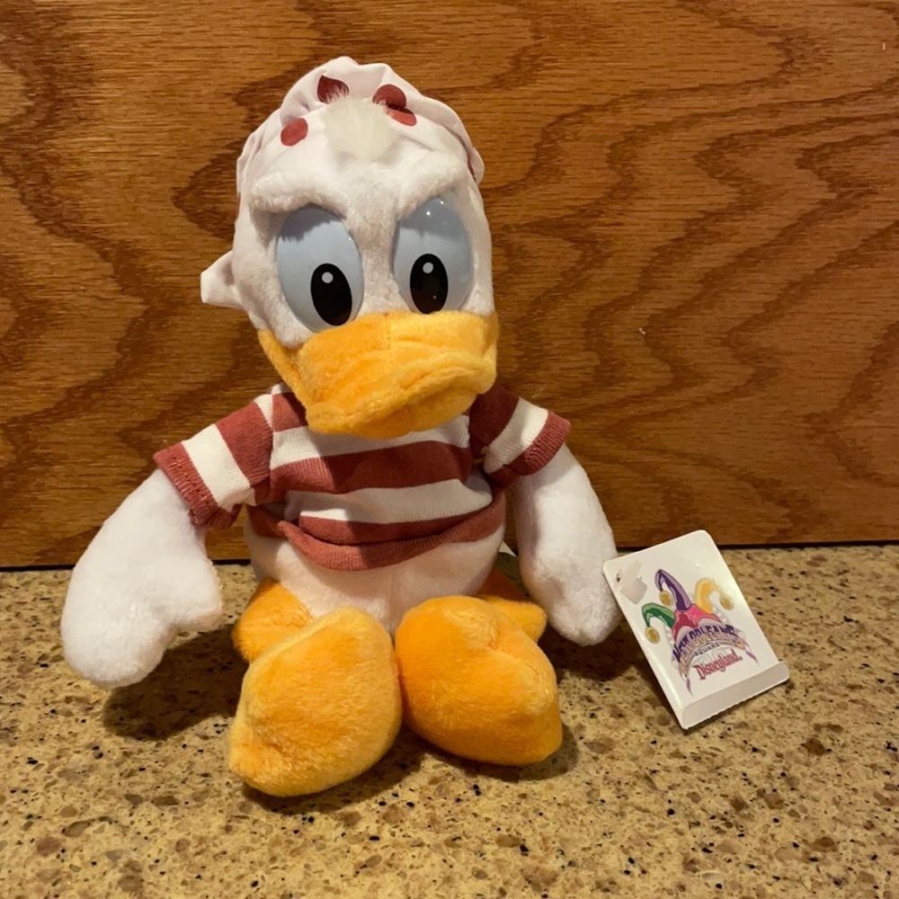 Original NWT Disney New Orleans Square Pirate Donald Duck beanie plush